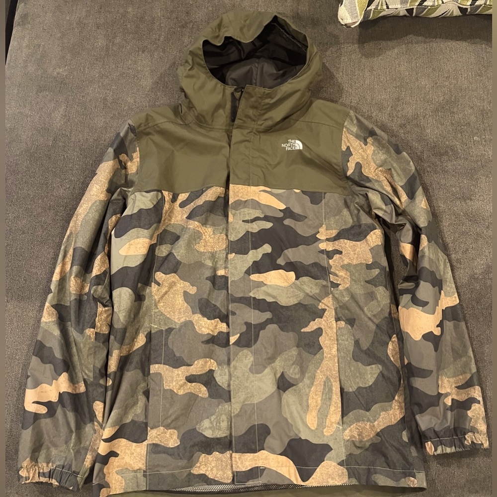 *Mint Condition* North Face Boys XL 18/20 Camo Light Jacket.